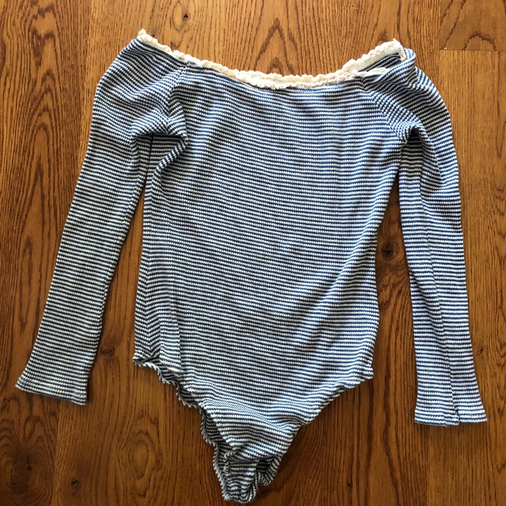 💛 {uo} striped lace off shoulder body suit